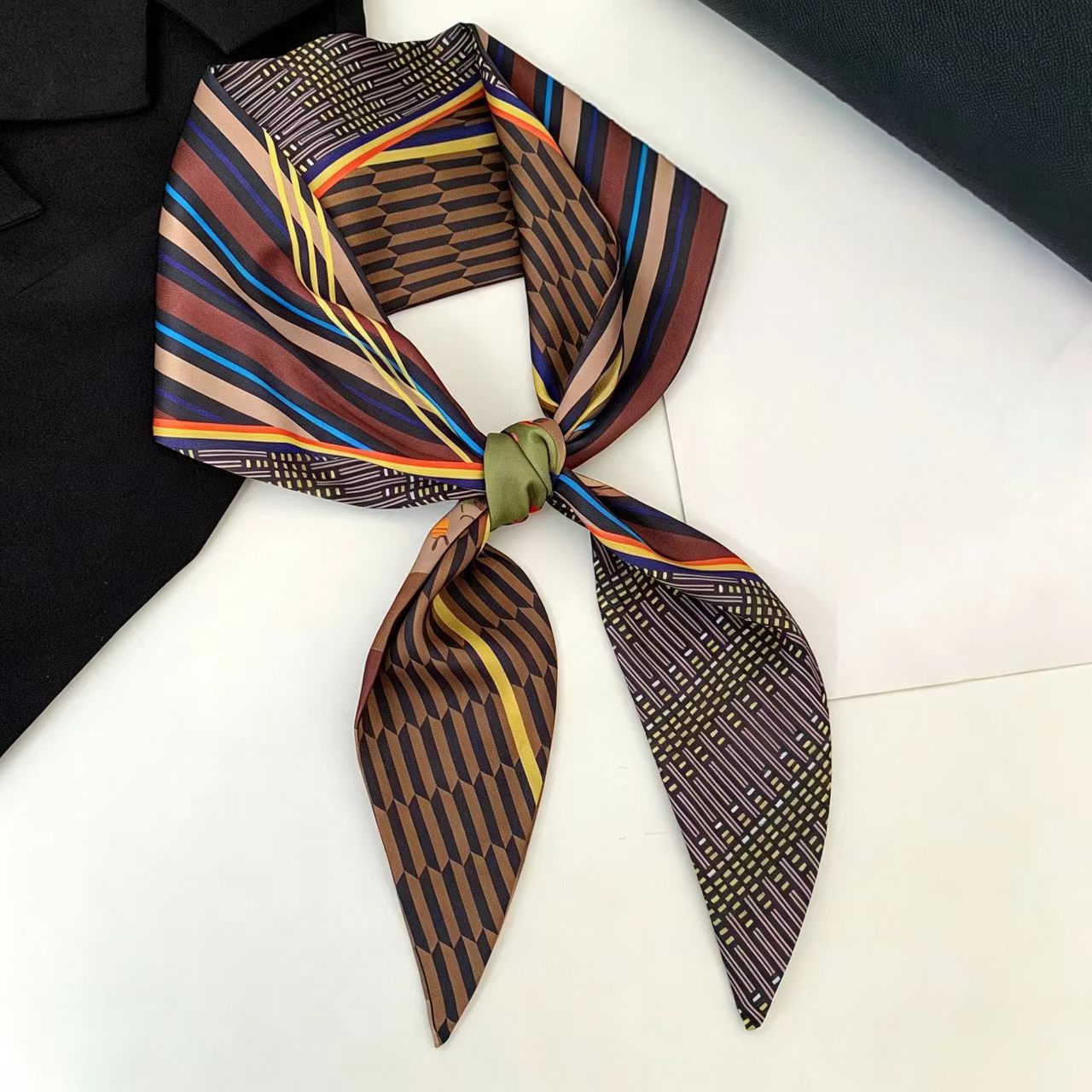 Head Wrap Turban - Luksusowa Apaszka Jedwabna z Długim Wzorem,