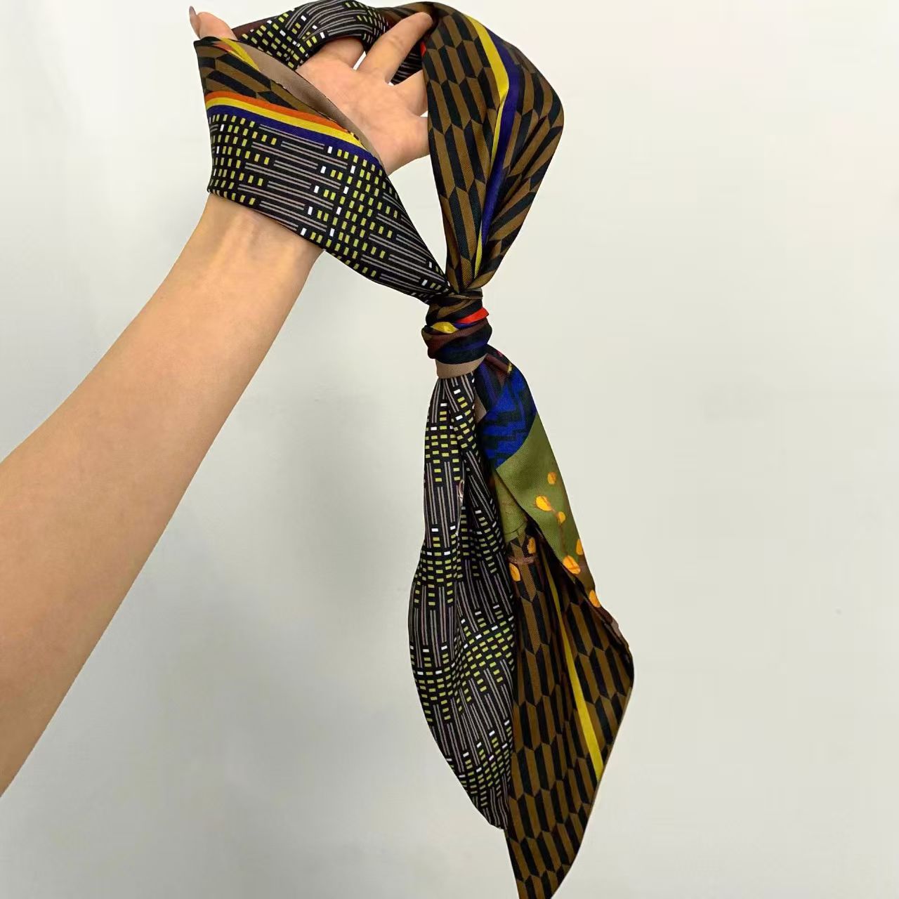 Luksusowa Apaszka Jedwabna z D – Head Wrap Turban recenzja i cena