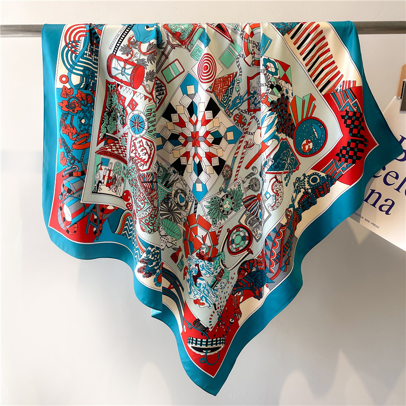 Jedwabna apaszka damska w kwad – Scarf Silk Square recenzja i cena