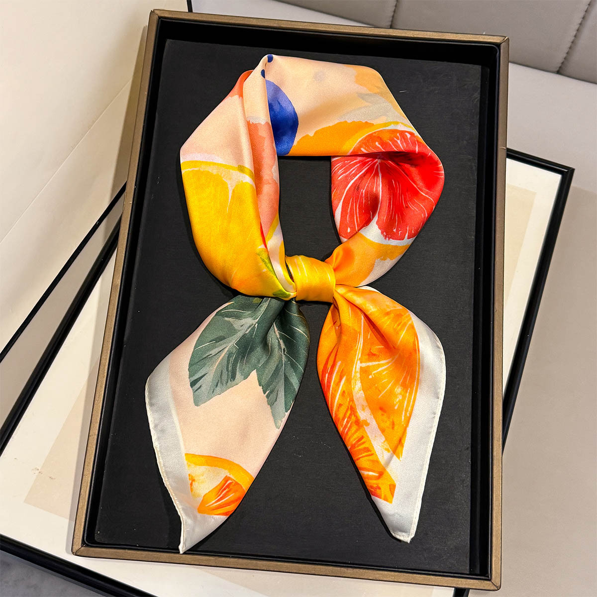 Kwadratowa jedwabna apaszka da – Scarf Silk Square recenzja i cena